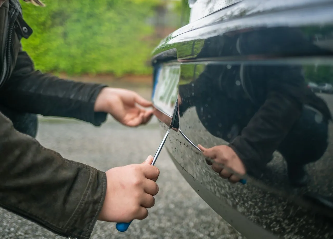 160.000 Fälle pro Jahr – warum bei Kennzeichendiebstahl schnelles Handeln entscheidend ist
