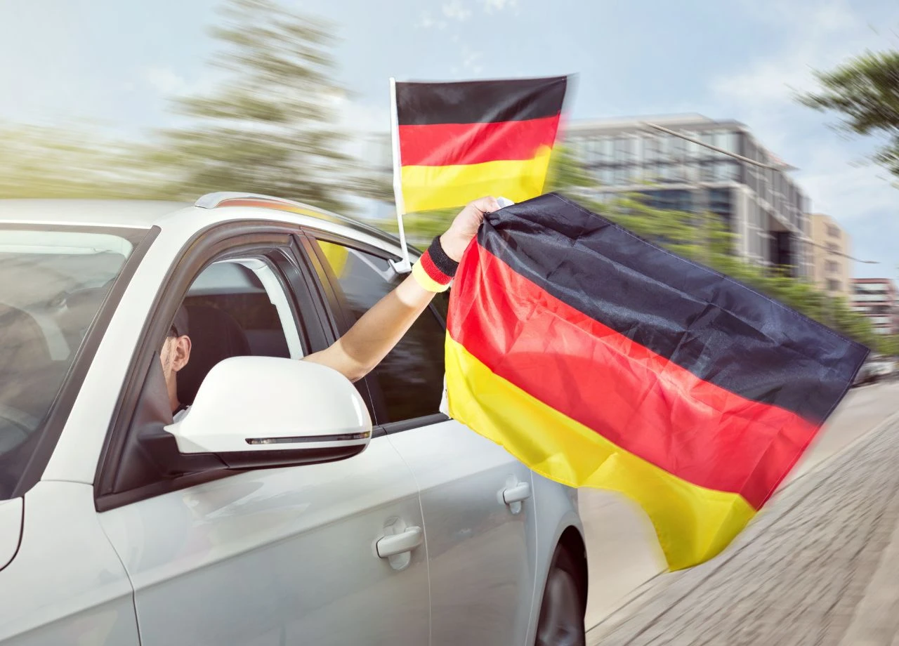 Deutschland im Fußballfieber: Wenn der Bußgeldkatalog auf die Euphorie-Bremse tritt