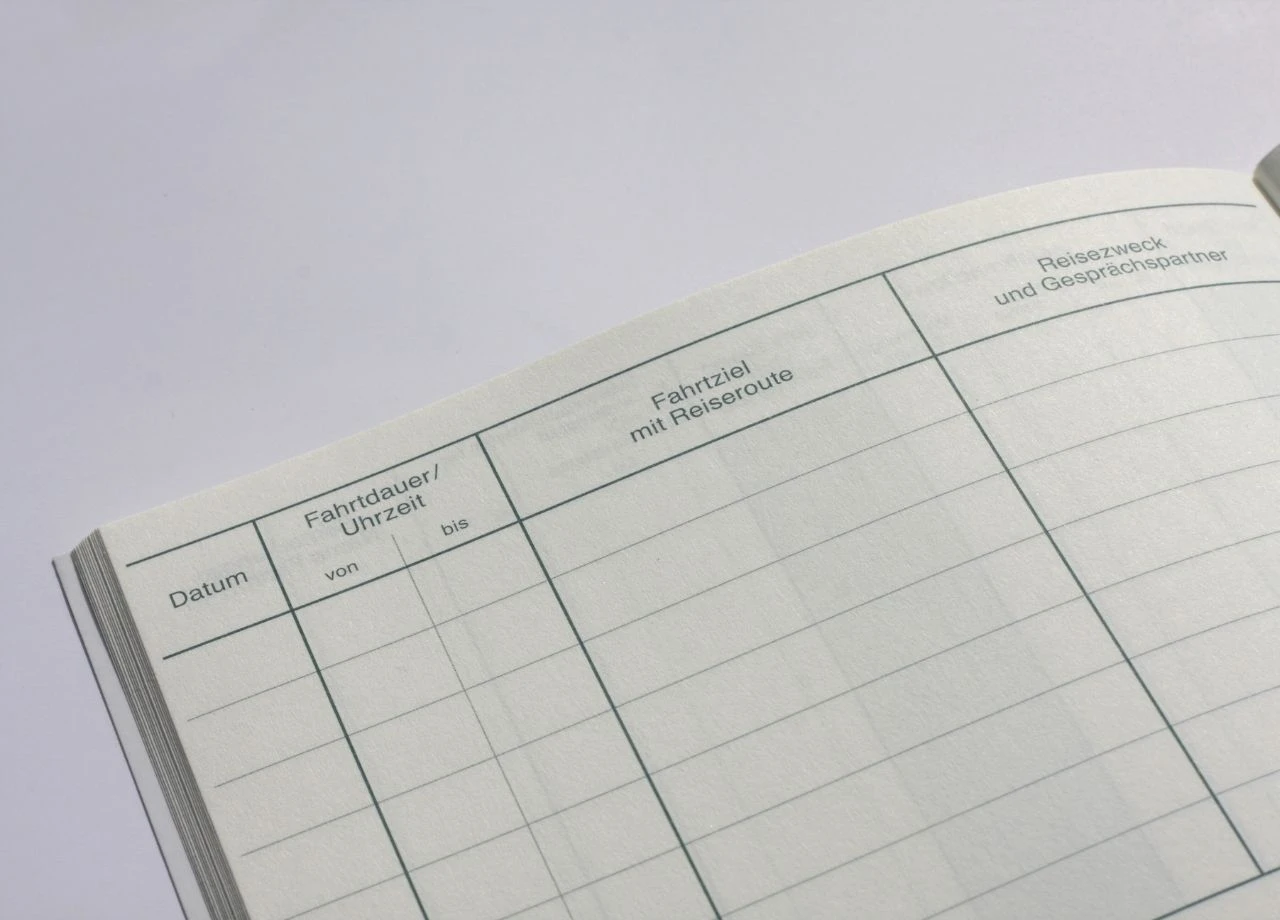 Erfolgreiche Klage gegen Fahrtenbuchauflage: Das Oberverwaltungsgericht gibt der Halterin recht