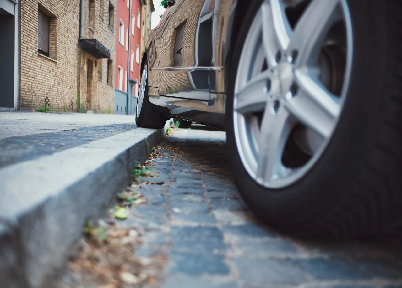Falschparker-Jäger auf der Lauer: Ein Mann zeigt in Nordrhein-Westfalen 96 Parksünder an