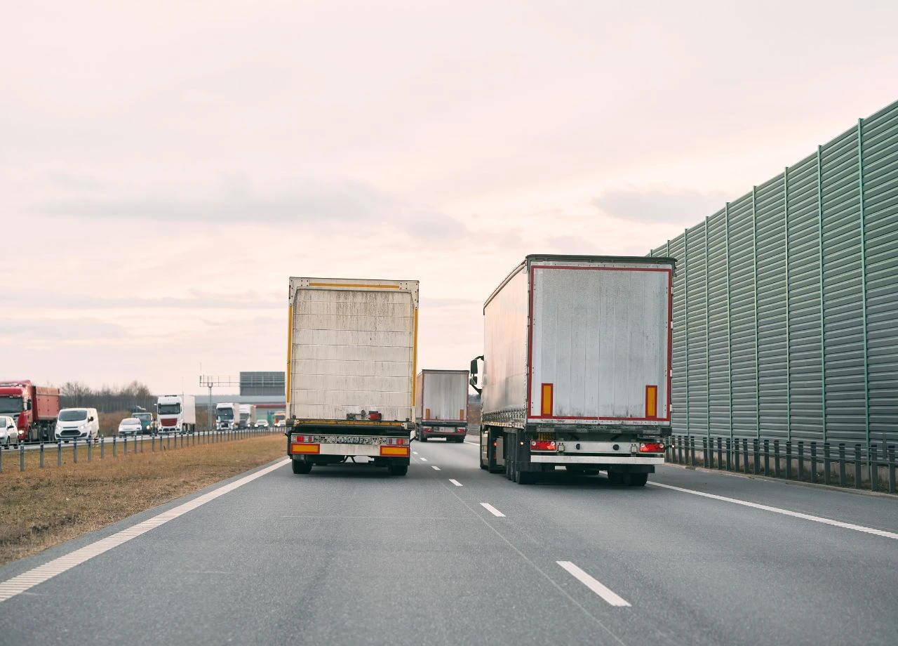 Lkw im Elefantenrennen: Warum die Polizei oft machtlos ist