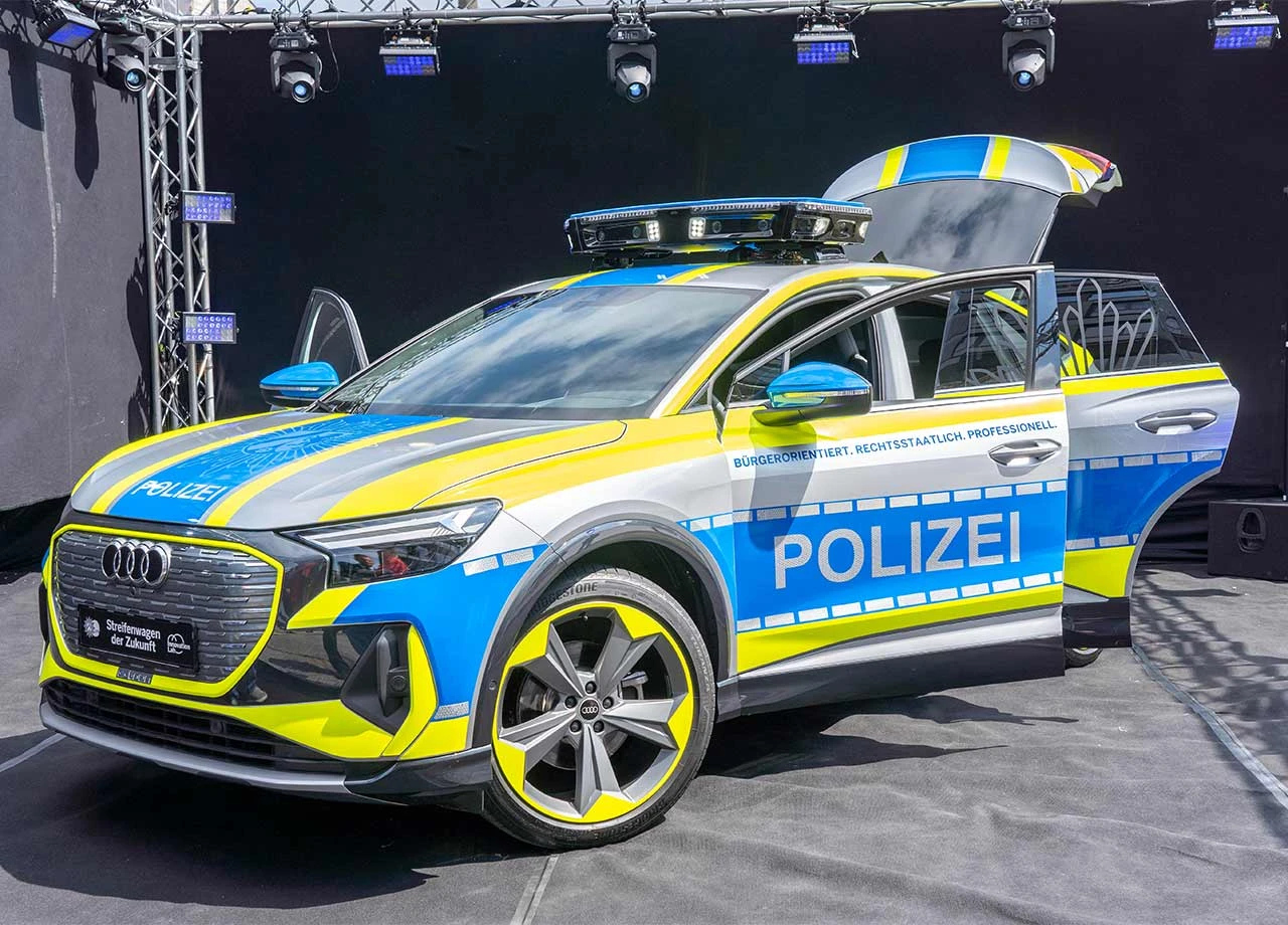 Geblitzt, Abstand und Handy am Steuer: Dieser Streifenwagen der Zukunft wird Helfer der Polizei