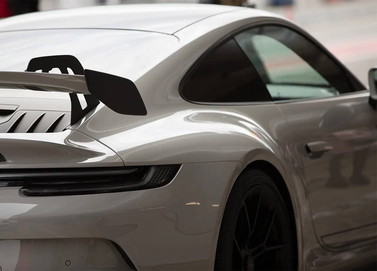 Mit Vollgas ins Fahrverbot: Porsche rast mit 321 km/h durch Sachsen-Anhalt