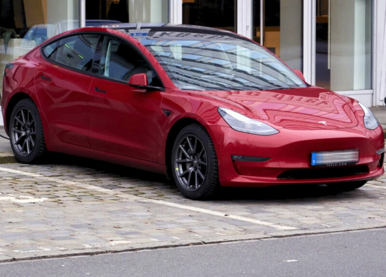 Ist der Wächtermodus bei Tesla-Modellen legal? Datenschützer sagen nein