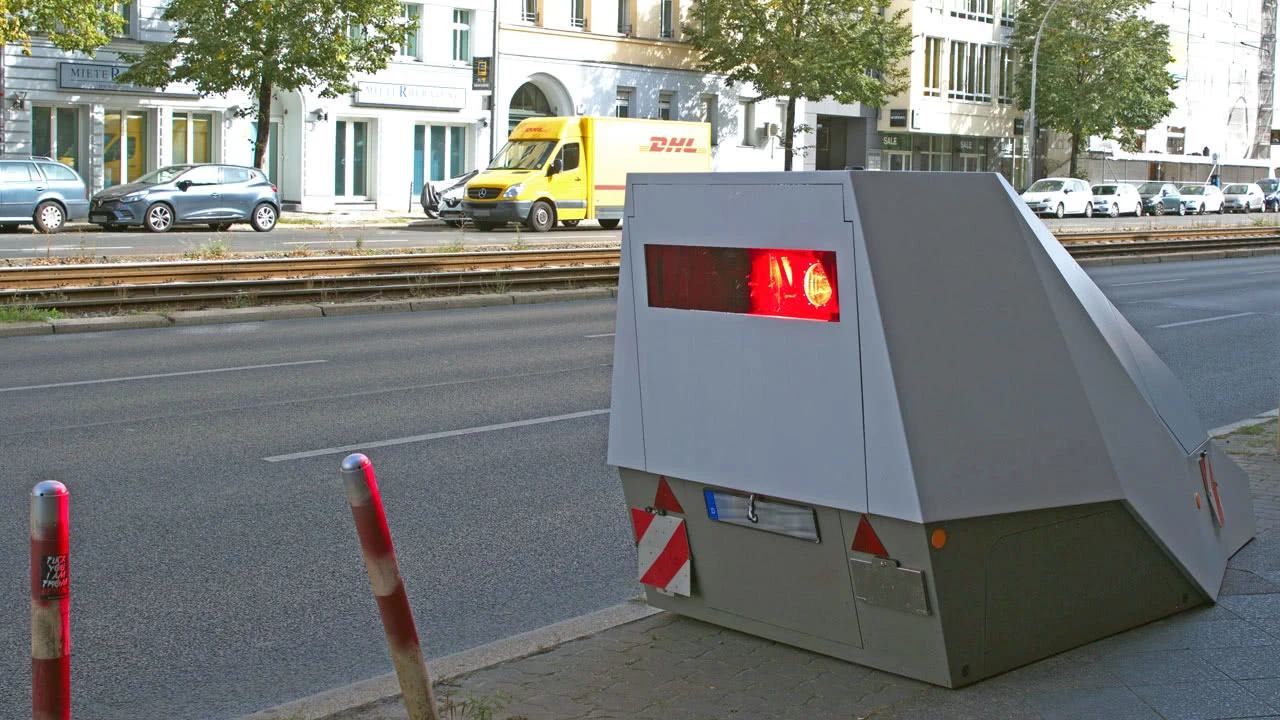 Anschaffung von 60 neuen Blitzern in Berlin lässt auf sich warten
