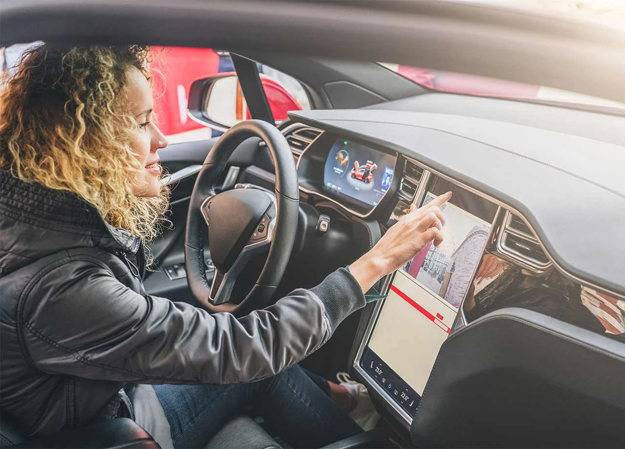 Warntöne im Auto: Wichtiges Sicherheitsfeature oder Bevormundung?