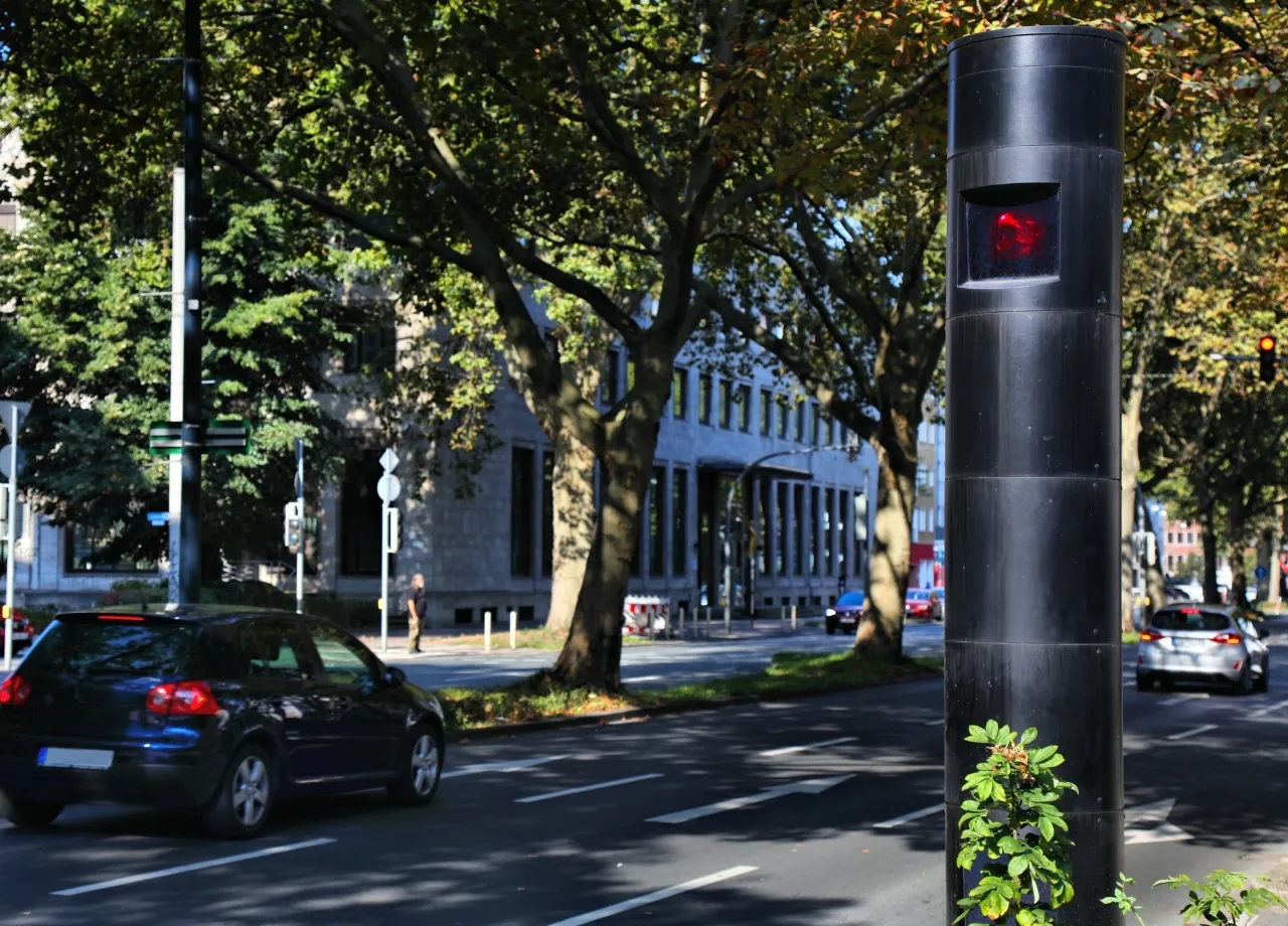 „Spezialblitzer“ halluziniert: Hunderte Autofahrer zu Unrecht geblitzt