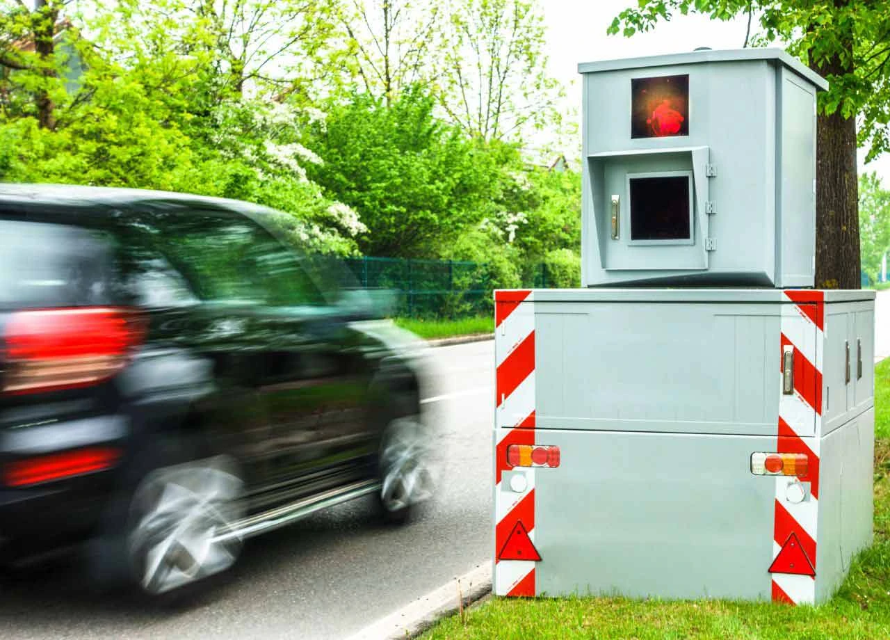 Laserstörer & Radarwarner: Wie man dem Blitzer ein Schnippchen schlagen kann