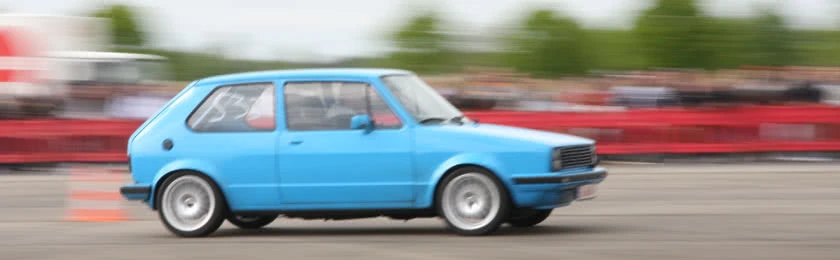 Das Auto hat die Nase vorn