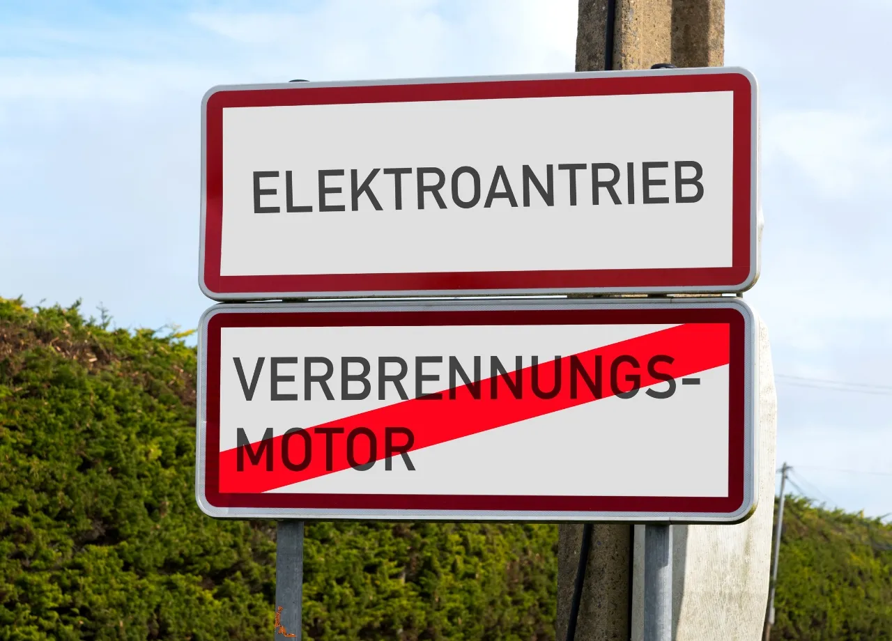 Das Verbrenner-Aus wackelt: Bundeskanzler Merz will Abkehr vom EU-Zulassungsstopp ab 2035