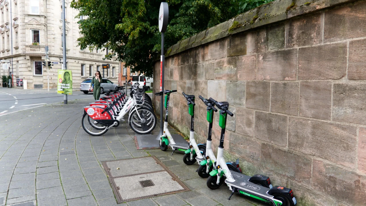 E-Scooter in Städten zunehmend unbeliebt