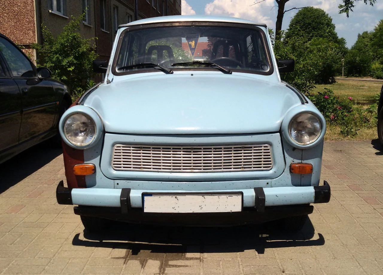 Ein Schlag ins Gesicht für Oldtimer-Fans: Gibt es bald das Aus für den geliebten Trabi?