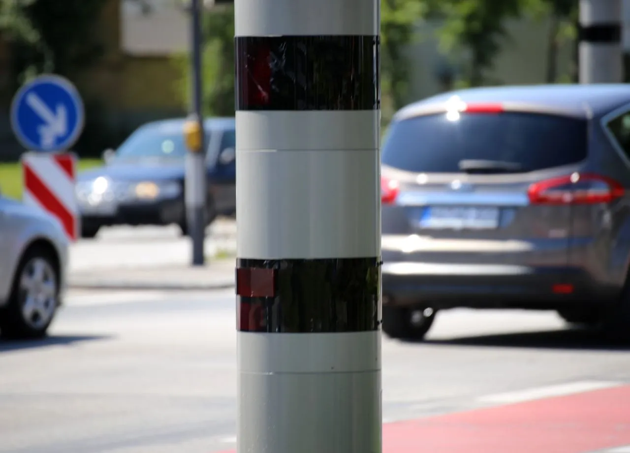 Eine Frage der Fairness: Müssen Blitzer Rohmessdaten speichern?