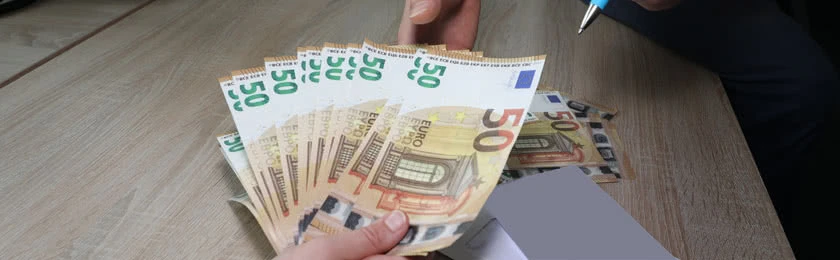 Entlastungspaket: 300 Euro für Erwerbstätige & Senkung der Spritpreise