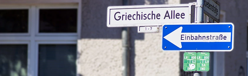Falsch herum in die Einbahnstraße