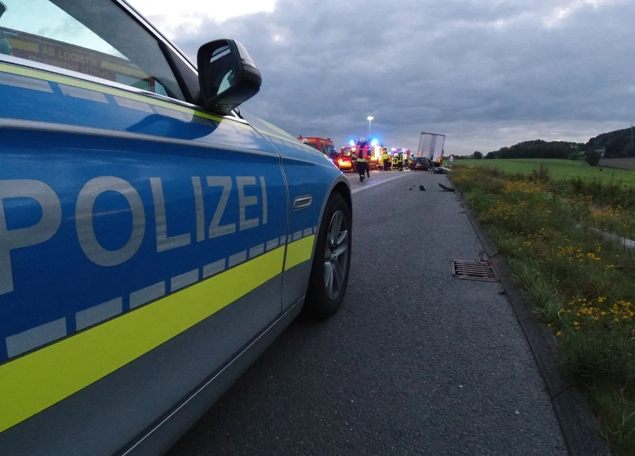 Feuerwehrverband fordert: Führerschein weg für Unfall-Gaffer