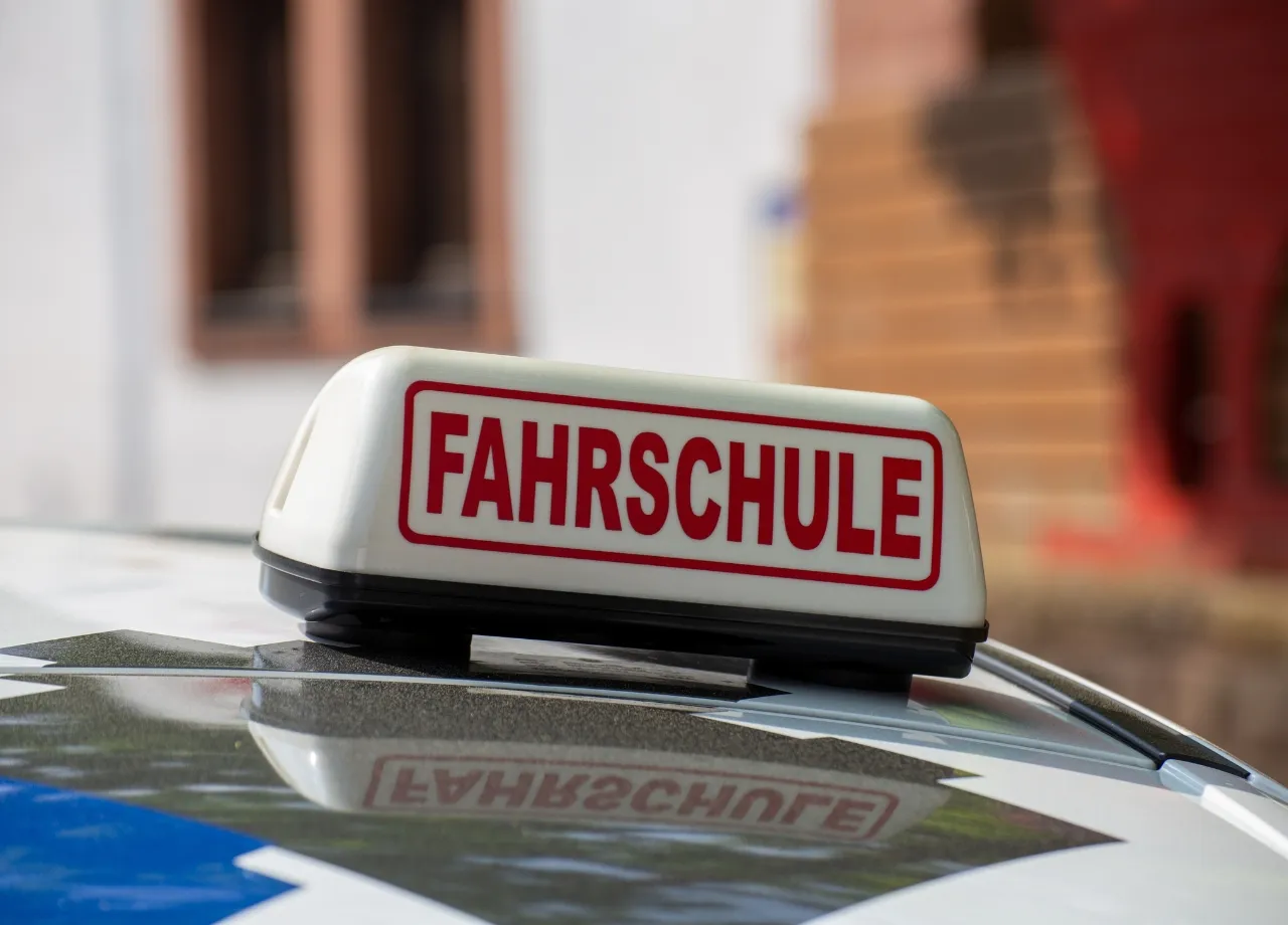 Kostenexplosion beim Führerschein: Warum Fahranfänger besonders aufpassen müssen