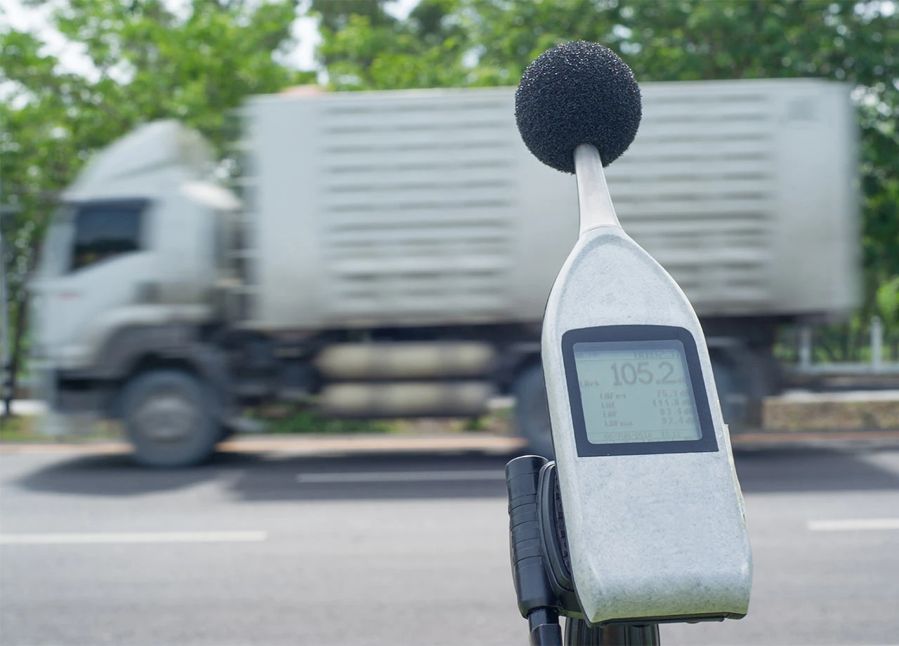 Grenzwerte für Motorenlärm: Wie laut darf ein Auto sein?