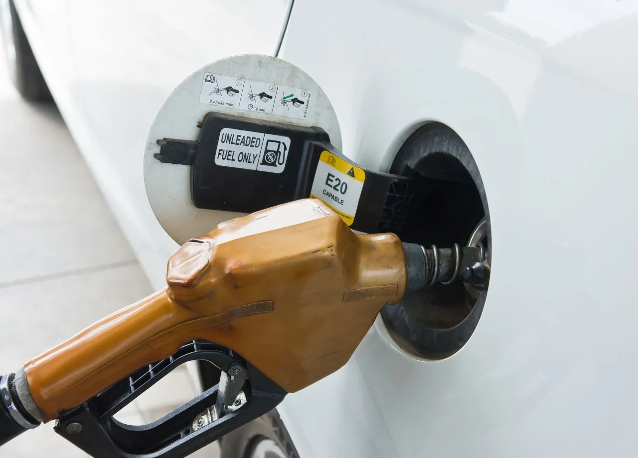 Mehr Bio im Benzin: E20 soll Autofahrer entlasten