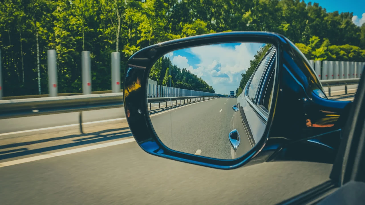 Mittelspurschleicher als Gefahr für andere Verkehrsteilnehmer