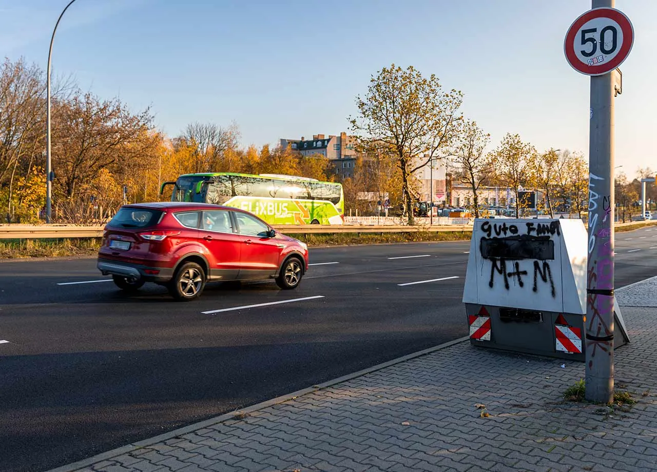 OLG Hamm: Das „Unbrauchbarmachen“ eines Blitzers ist eine Straftat