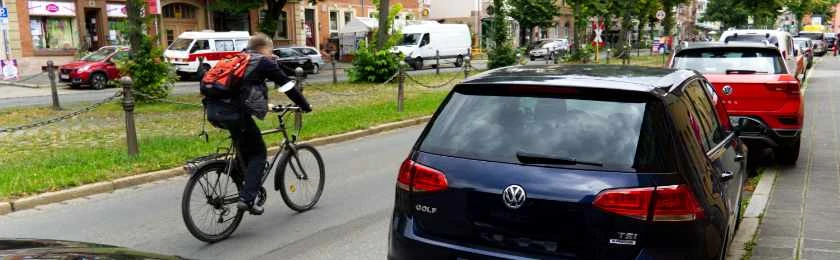 Parkplätze in Berlin verschwinden zugunsten der Fahrradfahrer