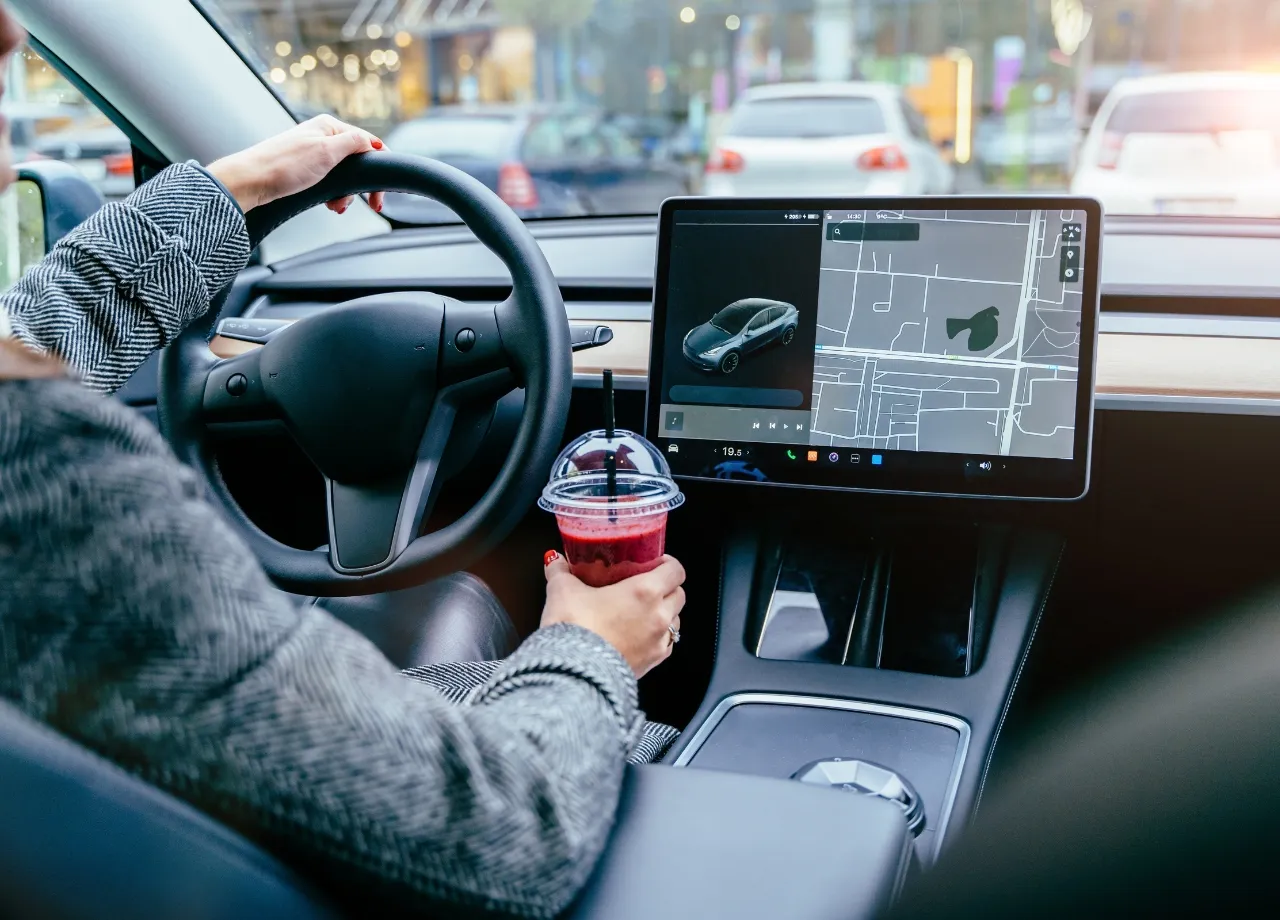 „Selbstfahrender“ Verkehrssünder: Pleiten, Pech und Pannen beim Tesla-Autopiloten