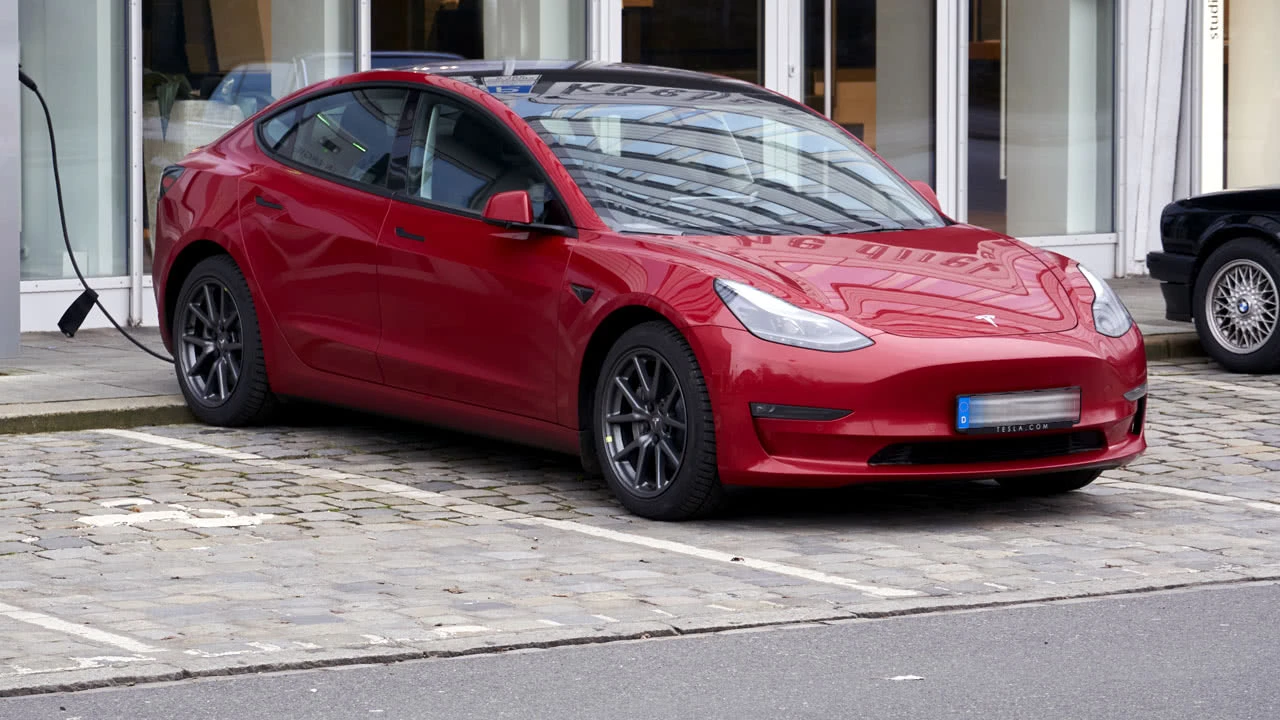 Tesla-Ladesäulen fallen beim Eichamt durch