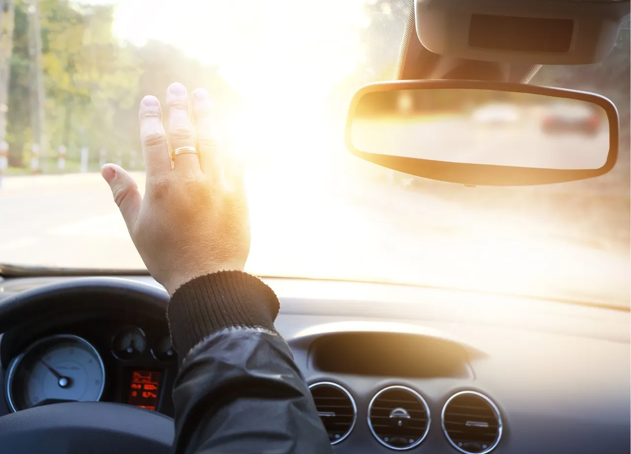 Tiefer Sonnenstand: Wie man Unfälle durch Blendung vermeidet