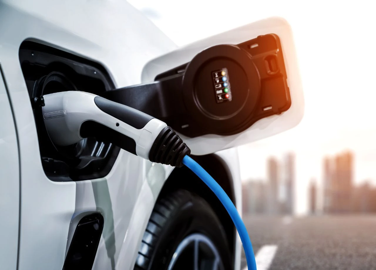 KBA-Neuzulassungen: Bleibt das E-Auto Deutschlands Sorgenkind?