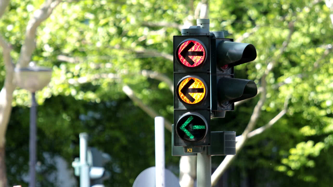 Wann man über eine rote Ampel fahren darf