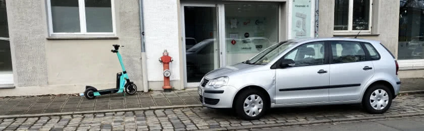 Wer zahlt bei Sturmschäden am Auto?