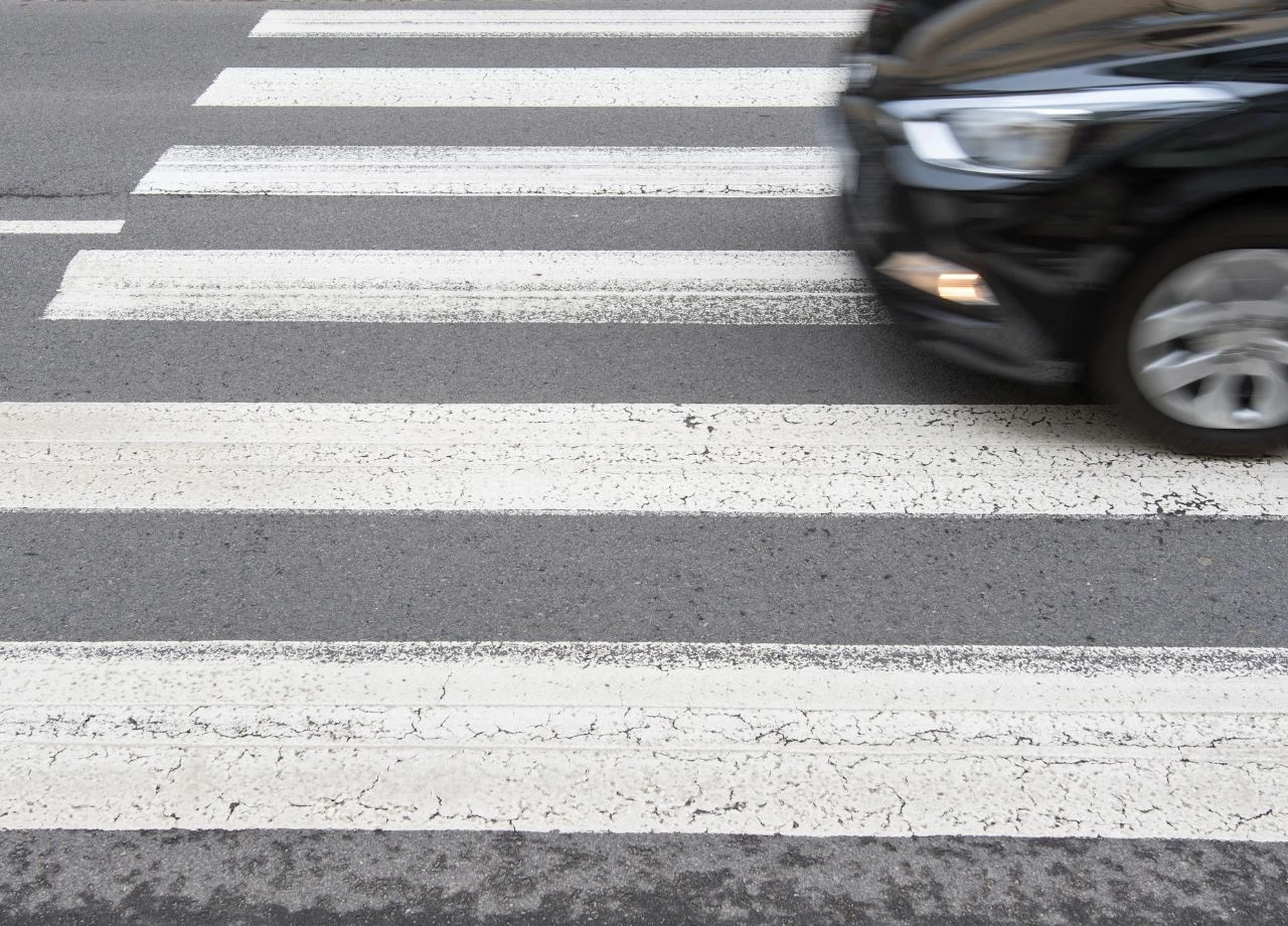 Zebrastreifen voraus! Wer hier nicht anhält, riskiert ein sattes Bußgeld