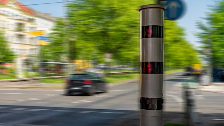 Kontrollen im Straßenverkehr - Blitzerarten